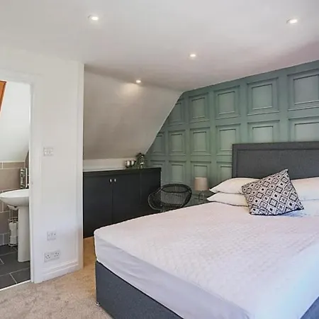 Vakantiehuis Detached House In The Centre Of *