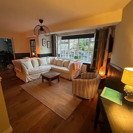 Vakantiehuis Detached House In The Centre Of *